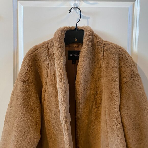 Express Light Brown Faux Fur Coat Size Medium NWT - Picture 5 of 14